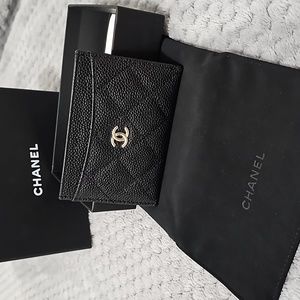 ✨️CHANEL CARDHOLDER